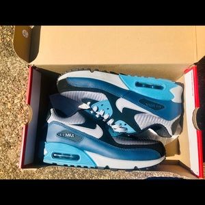 Nike Air Max 90 Essential